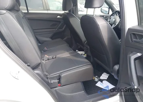 2020 Volkswagen Tiguan 2.0T Se/2.0T Se R-Line Black/2.0T Sel z USA, uszkodzony, nr VIN 3VV3B7AX1LM057760